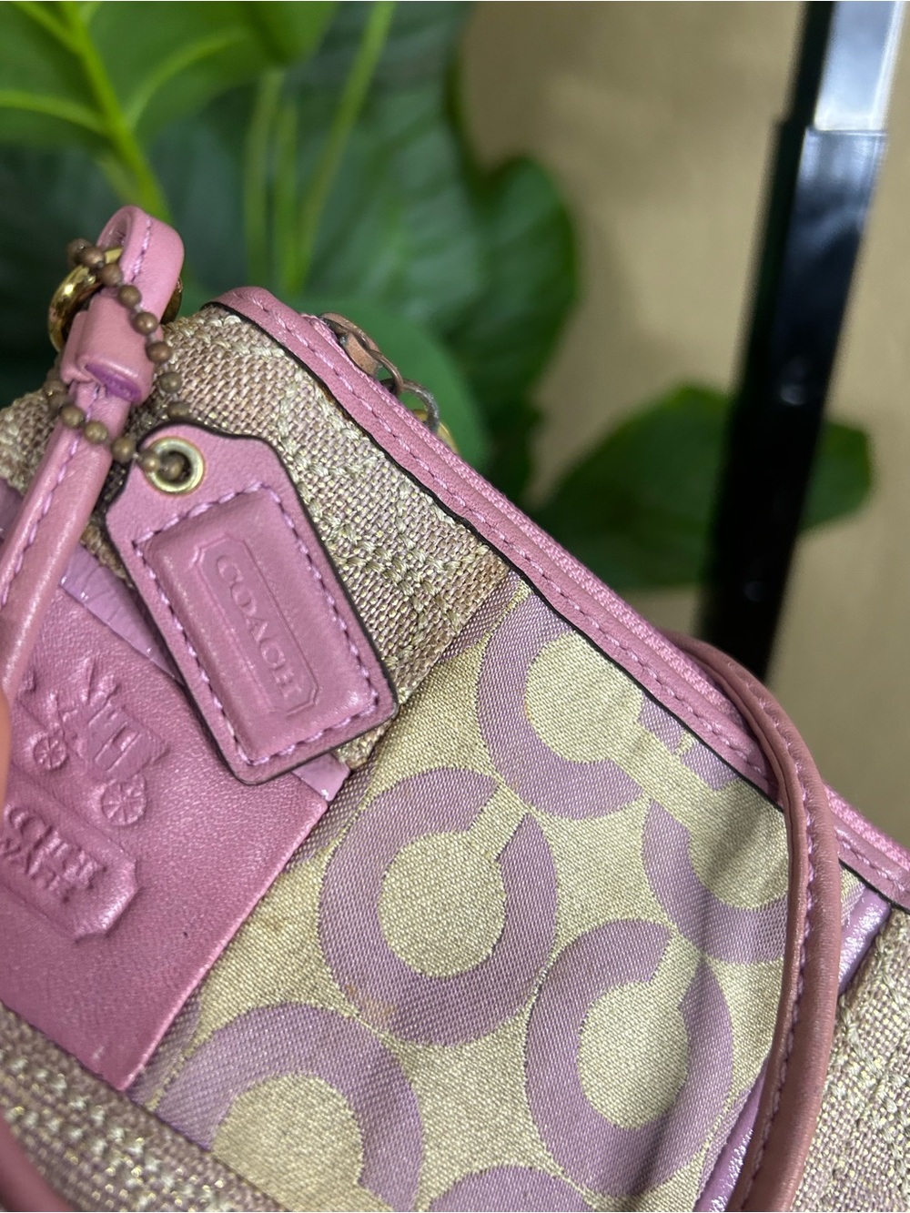 Coach vintage purplish pink patchwork wristlet genuine leather - Picture 6 of 6